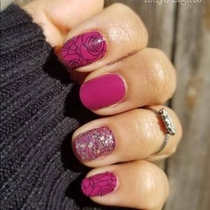 2 Brand New Color Street Packs in Rose Goes and Tokyo Lights great for party